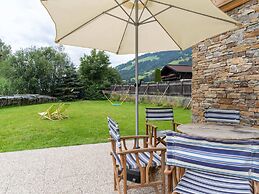 Central Apartment With Balcony, Terrace, Garden, Deckchairs