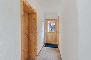 Central Apartment With Balcony, Terrace, Garden, Deckchairs