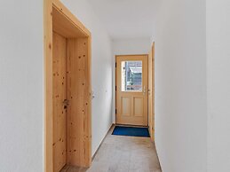 Central Apartment With Balcony, Terrace, Garden, Deckchairs