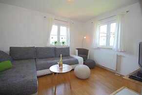 Central Apartment With Balcony, Terrace, Garden, Deckchairs