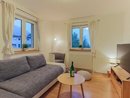 Central Apartment With Balcony, Terrace, Garden, Deckchairs