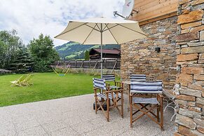 Central Apartment With Balcony, Terrace, Garden, Deckchairs