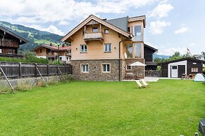 Central Apartment With Balcony, Terrace, Garden, Deckchairs