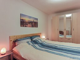 Central Apartment With Balcony, Terrace, Garden, Deckchairs