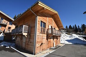 Splendid Chalet in Chamrousse With TV