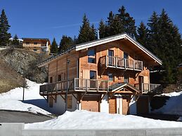 Splendid Chalet in Chamrousse With TV