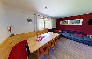 Idyllic Apartment in Stumm With Panoramic View