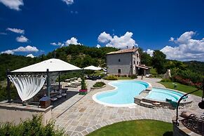 Nice Apartment in Apecchio With Shared Swimming Pool
