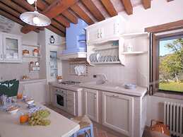 Nice Apartment in Apecchio With Shared Swimming Pool
