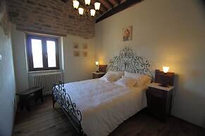 Nice Apartment in Apecchio With Shared Swimming Pool