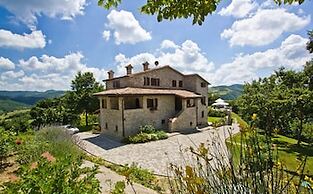 Nice Apartment in Apecchio With Shared Swimming Pool