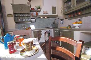 Nice Apartment in Apecchio With Shared Swimming Pool