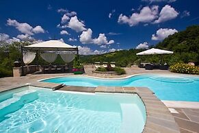 Nice Apartment in Apecchio With Shared Swimming Pool