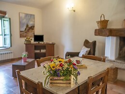Appealing Apartment in Collesalvetti With Garden