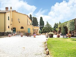 Appealing Apartment in Collesalvetti With Garden