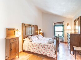 Appealing Apartment in Collesalvetti With Garden