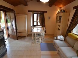 Cozy Apartment With Garden, Patio, Storage, Deckchairs, BBQ
