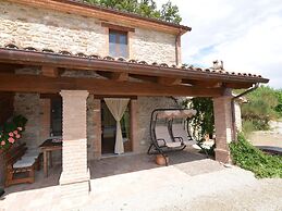 Cozy Apartment With Garden, Patio, Storage, Deckchairs, BBQ