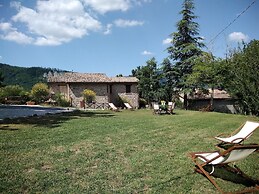 Cozy Apartment With Garden, Patio, Storage, Deckchairs, BBQ