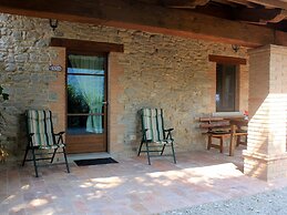 Cozy Apartment With Garden, Patio, Storage, Deckchairs, BBQ
