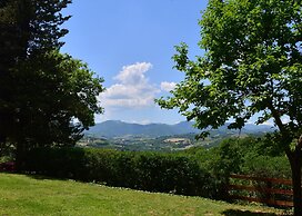 Spacious Villa With Pool in Fabriano Italy