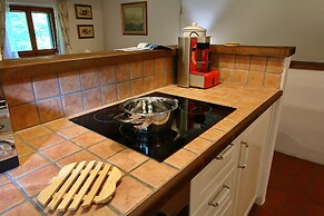 Spacious Villa With Pool in Fabriano Italy