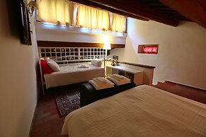 Spacious Villa With Pool in Fabriano Italy