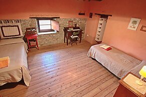 Spacious Farmhouse in Apecchio With Pool