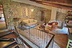 Spacious Farmhouse in Apecchio With Pool