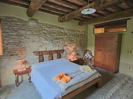 Spacious Farmhouse in Apecchio With Pool