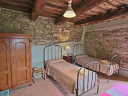 Spacious Farmhouse in Apecchio With Pool