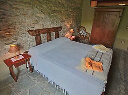 Spacious Farmhouse in Apecchio With Pool