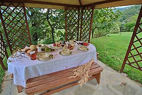 Spacious Farmhouse in Apecchio With Pool