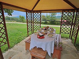 Spacious Farmhouse in Apecchio With Pool