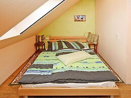 Apartment in Luckaitztal-gossda With Parking Space