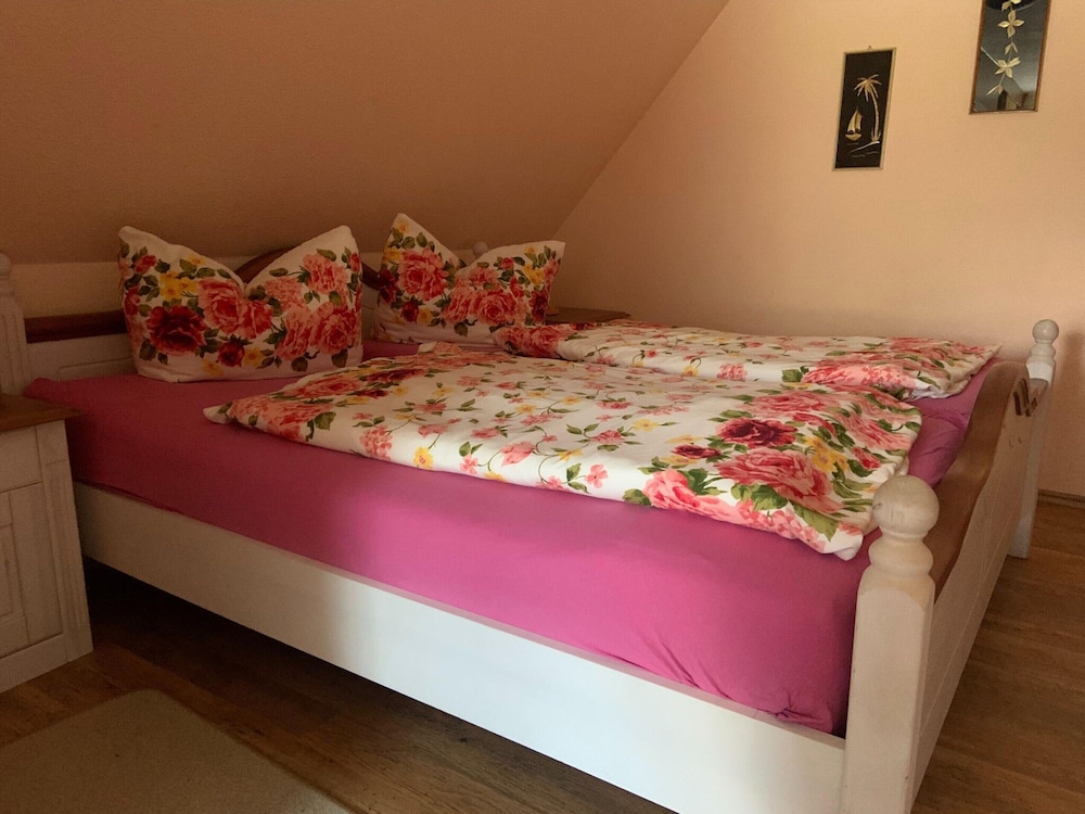Apartment in Luckaitztal-gossda With Parking Space