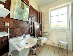 Apartment in Friedrichskoog-spitze With Parking Space