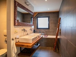 Modern & Garden-view Holiday Home in Alphen