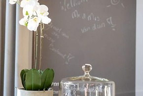 Modern & Garden-view Holiday Home in Alphen