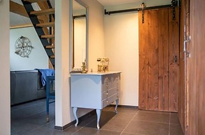Modern & Garden-view Holiday Home in Alphen