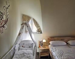 Holiday House Nightingale, Glowe