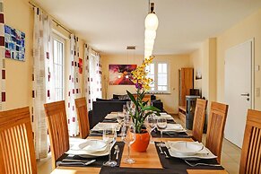 Holiday House Nightingale, Glowe