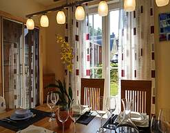 Holiday House Nightingale, Glowe