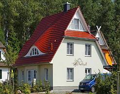 Holiday House Nightingale, Glowe