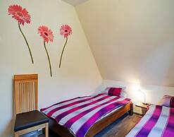 Holiday House Nightingale, Glowe