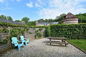 Spacious Cottage With Private Garden in Normandy