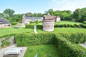 Spacious Cottage With Private Garden in Normandy