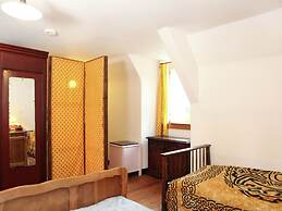 Comfortable Mansion in Doomkerke Near Forest