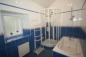 Spacious Holiday Home in Besse With Swimming Pool