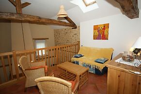 Spacious Holiday Home in Besse With Swimming Pool